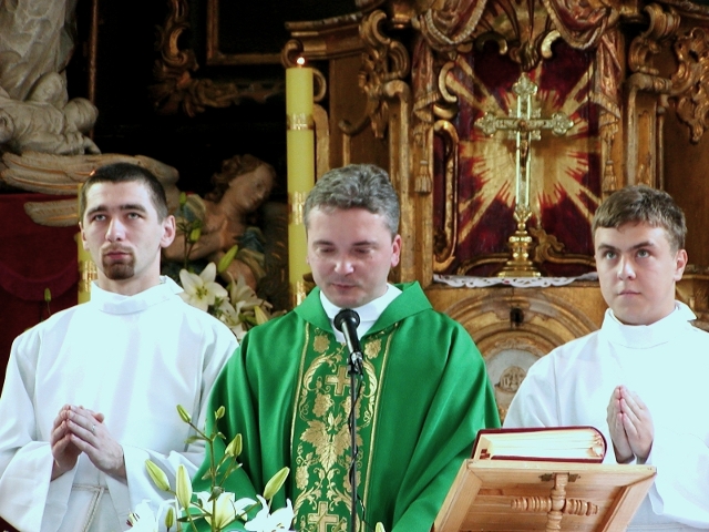 ks. Krzysztof Pe�ech